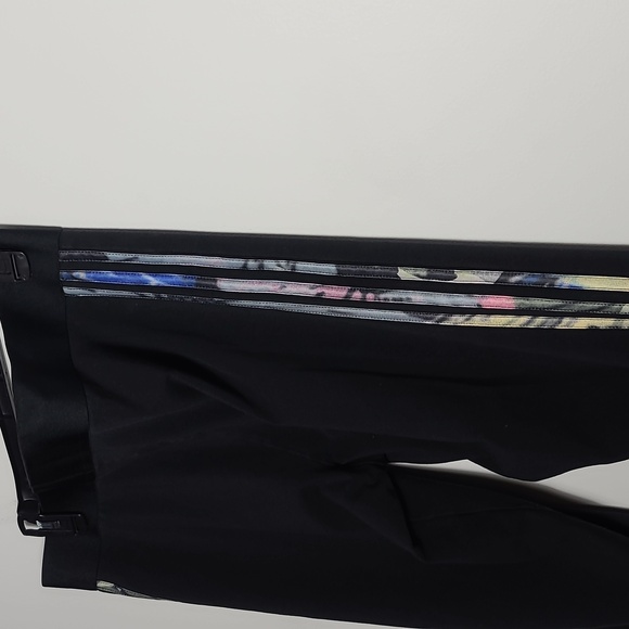 ADIDAS Black And Pink Logo Leggings with Multi Print Stripes Size XLarge - Picture 14 of 16